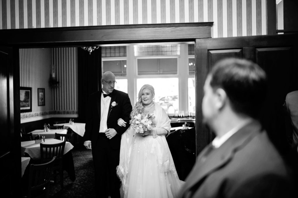 wedding photographer Sonoma county : I met with Claudia & Jim a couple months before their wedding, and just fell in love with their warm, welcoming personalities. Claudia literally did not stop smiling, and you could just see the love between them radiate!